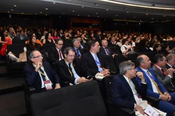 Auditório lotado na abertura do Cidesma